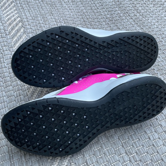 Nike - Picture 5 of 6